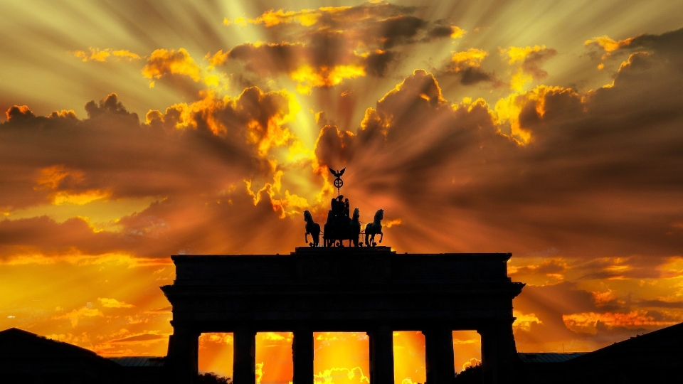 DEX specialist Lakeside enters the DACH region